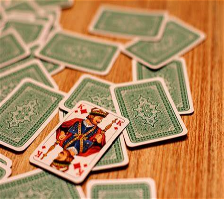 Đấu Với River Card Trong Poker Texas Hold'em: Chiến Lược Đọc Bài