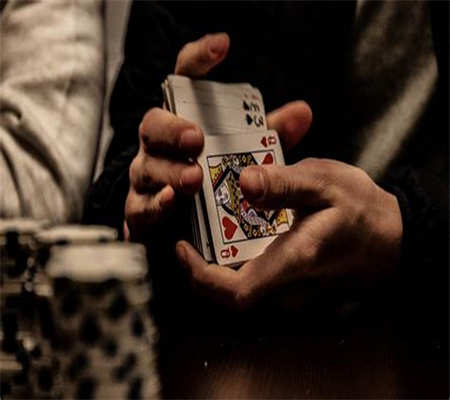 Chơi Tốt Bộ Set Trong Trò Chơi Poker Texas Hold'em Như Thế Nào? Chiến Thuật Chơi Bộ Set Là Gì?